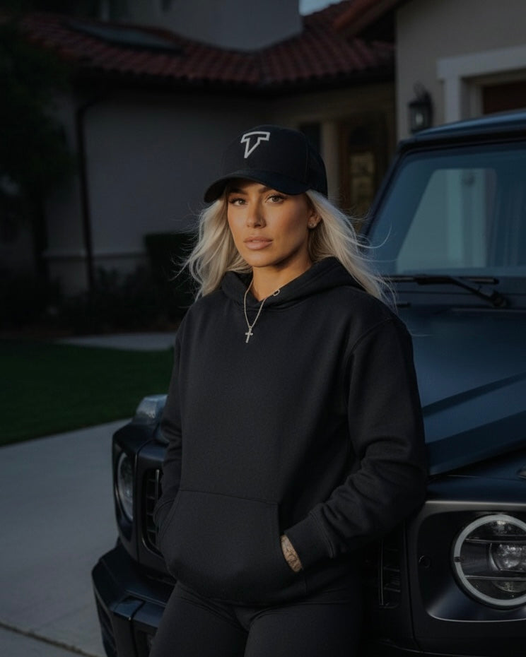 T LOGO CAP BLACK WHITE OUTLINE